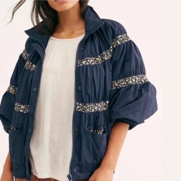 FREE PEOPLE We The Free On My Mind Winter Oversize Bomber Jacket in Navy Sz. M - Picture 5 of 14